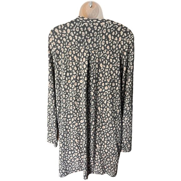 Lazy Sunday Super Soft Gray Animal Print Open Front Long Cardigan Sz M Pockets - Picture 4 of 9